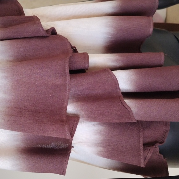 Fashion On Earth Woman M Two Tone with Ruffles Blouse Sleeveless Brown Beige - Picture 3 of 7